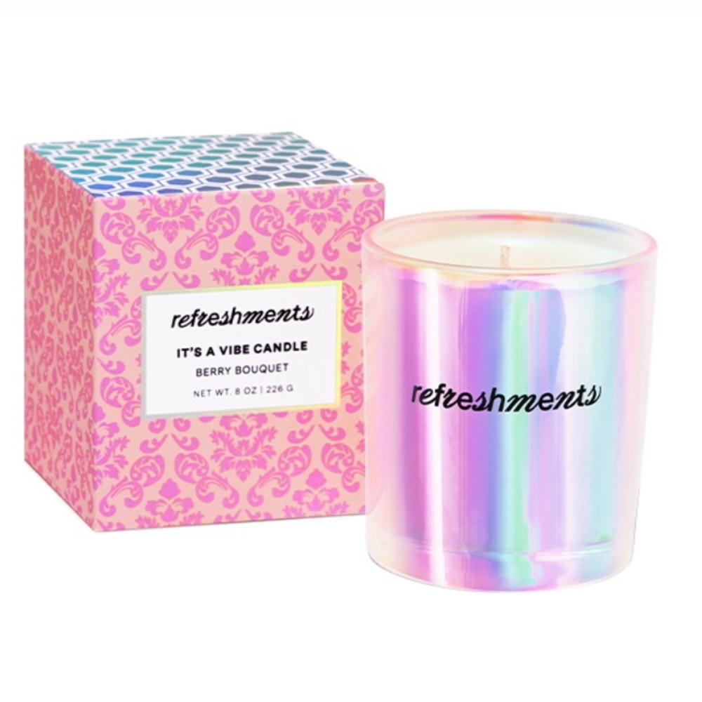 Refreshments It’s a Vibe Candle - Berry Bouquet